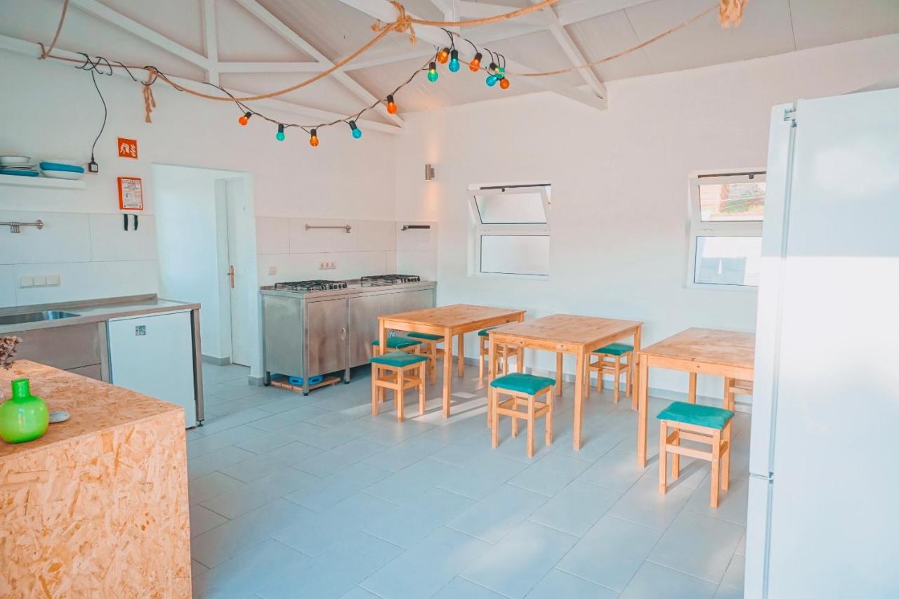Oasis Backpackers Hostel Sintra Surf Colares Exterior foto